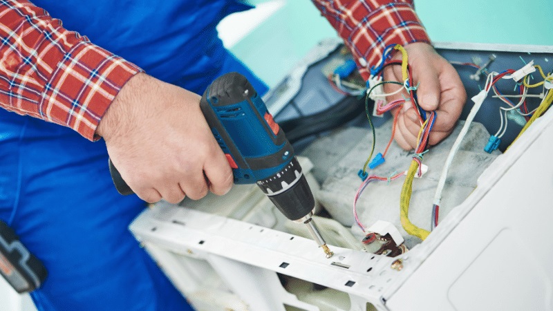 Şereflikoçhisar Electrolux Electrolux çamaşır makinesi kart tamiri – Su almama arızası orijinal parça ile giderildi. - Teknik servis örneği
